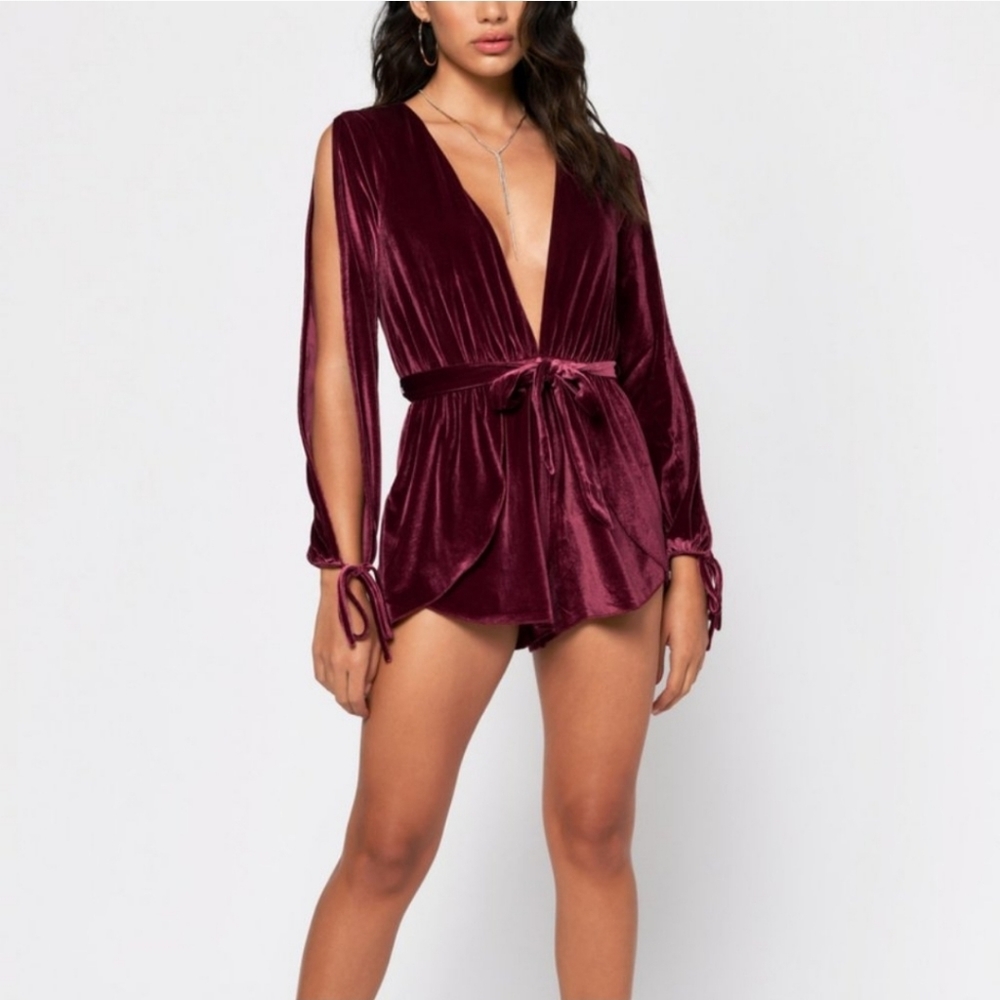 New TOBI Velvet Romper Open Long Sleeve Tie Wrist Plunge V Elastic Waist Tie